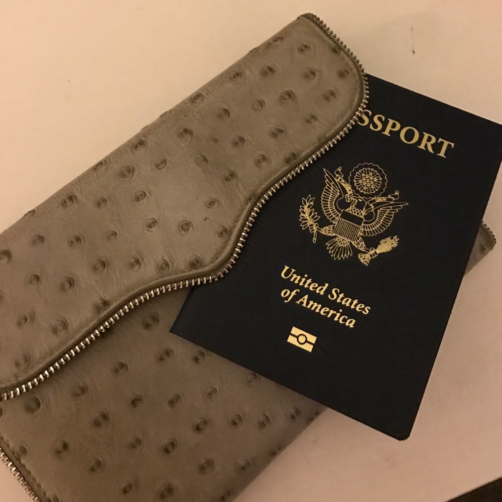 Rebecca Minkoff large wallet 🌎 fits passport!